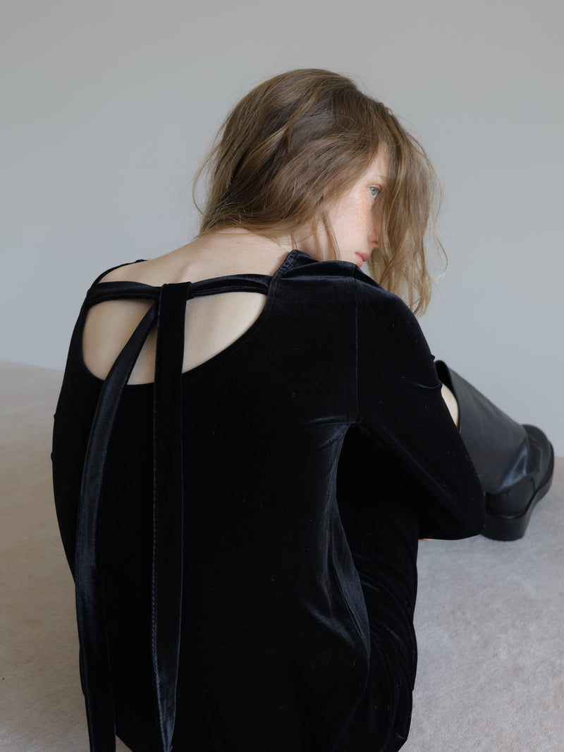back ribbon velour dress