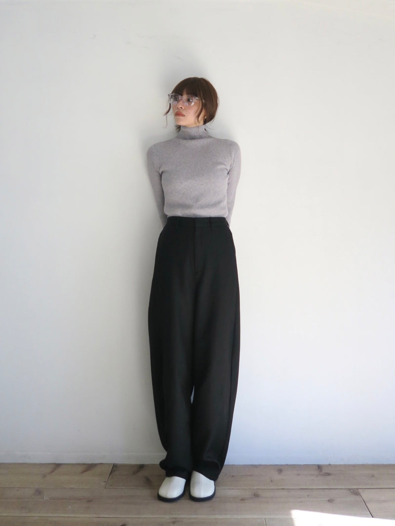 【阪急うめだ本店 POP UP】 curb tuck pants