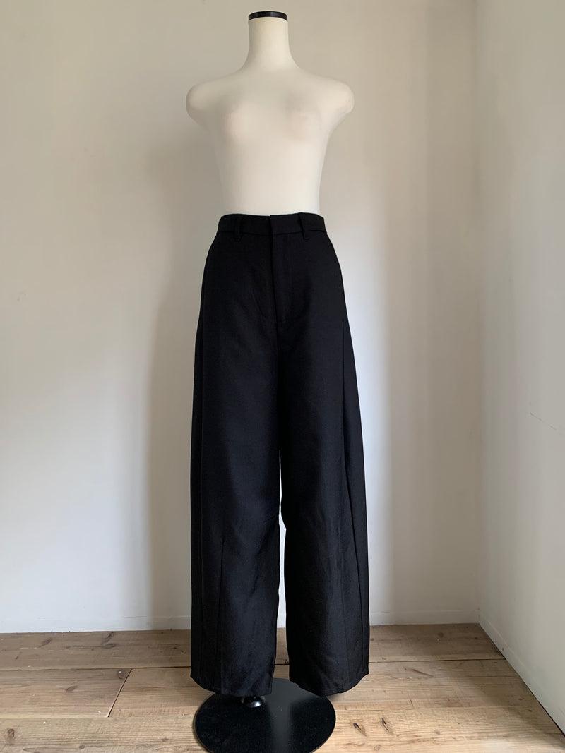 【阪急うめだ本店 POP UP】 curb tuck pants