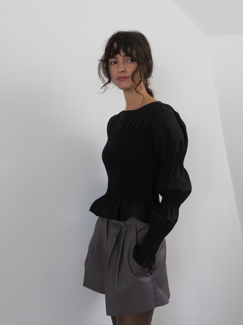 【阪急うめだ本店 POP UP】onion gather design blouse（black）