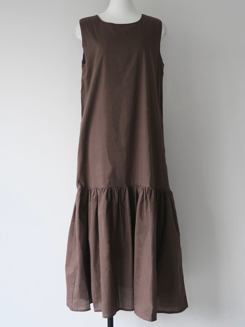 tiered sleeveless flare dress