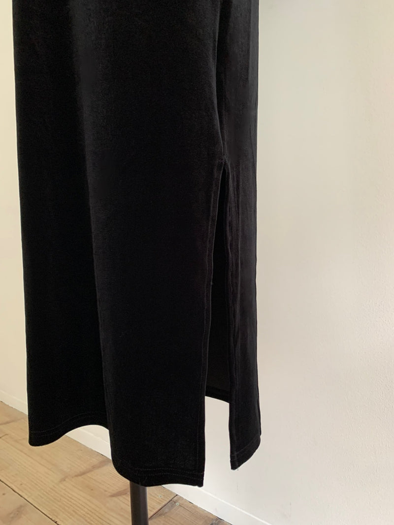 【阪急うめだ本店 POP UP】 back ribbon velour dress