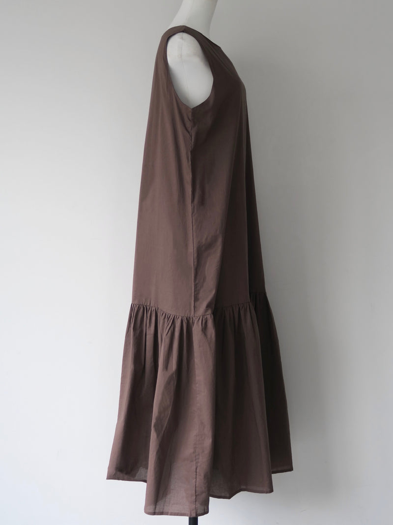 tiered sleeveless flare dress