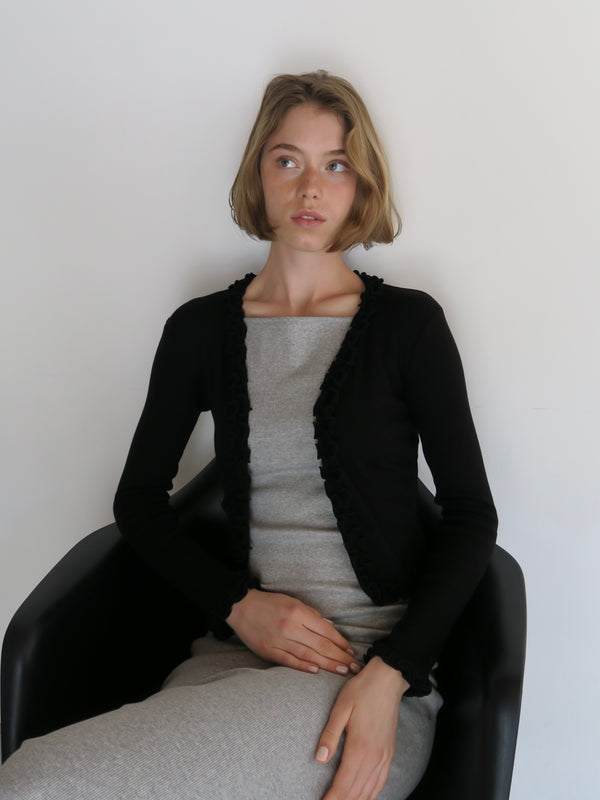 FRILLS TIGHT CARDIGAN