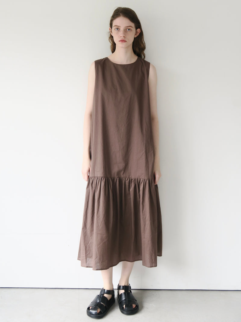 tiered sleeveless flare dress