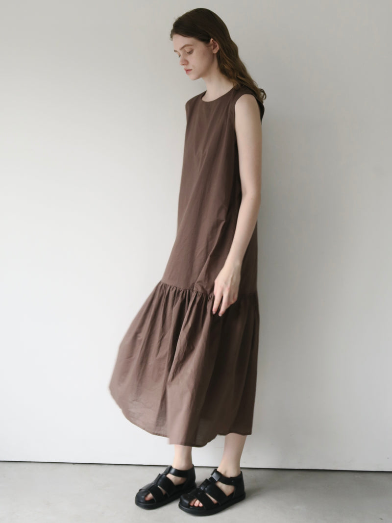 tiered sleeveless flare dress