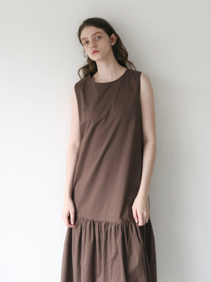 tiered sleeveless flare dress